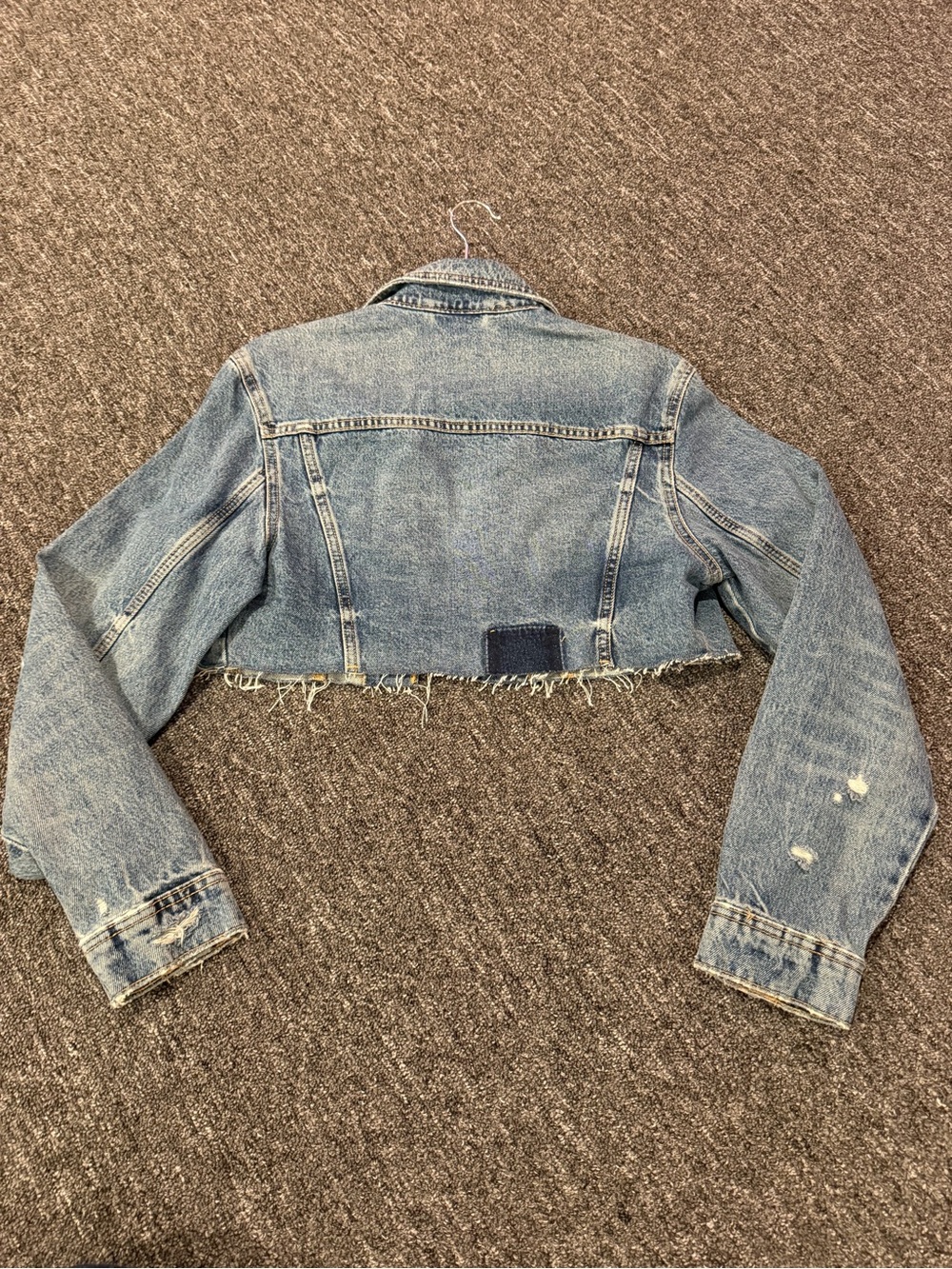 Zara Cropped Distressed Denim Jacket Blue Raw Hem Size Large NWT Style - Picture 5 of 5